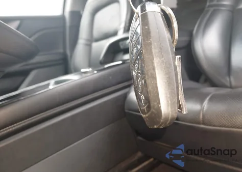 2021 Lincoln Corsair Standard z USA, uszkodzony, nr VIN 5LMCJ1D97MUL11411